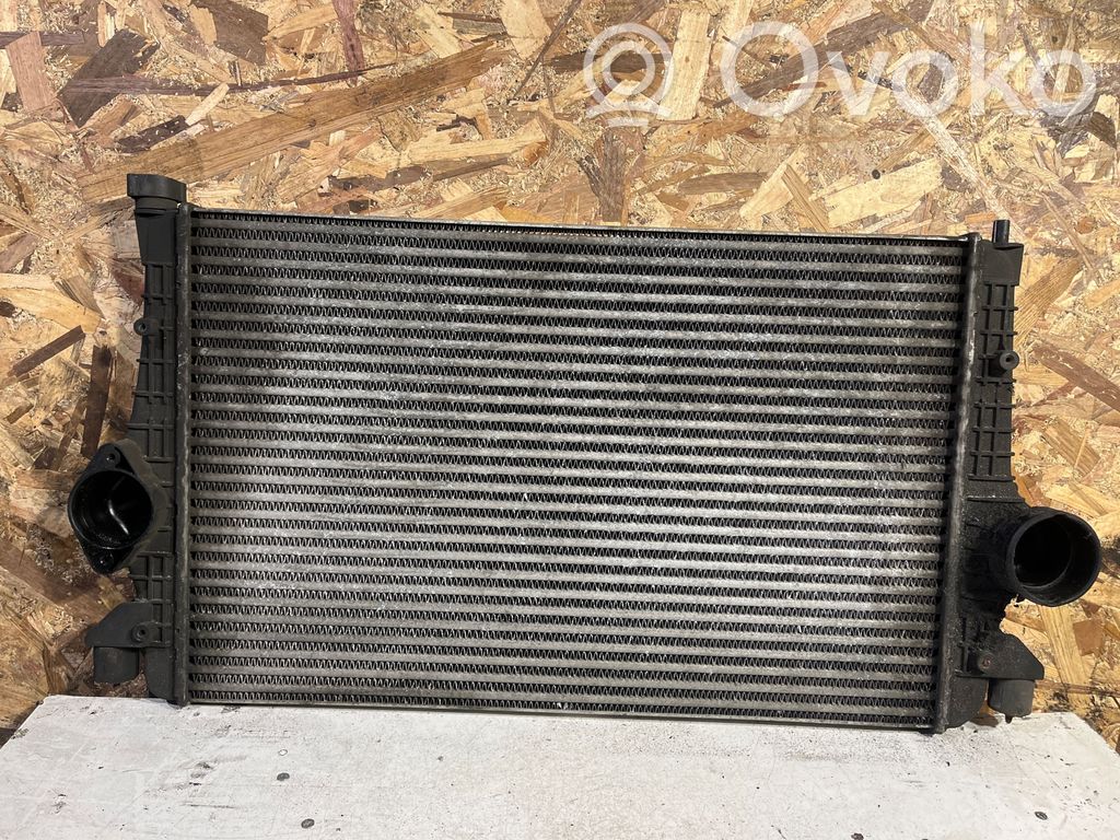 Volkswagen PASSAT B6 Prowadnica powietrza intercoolera 