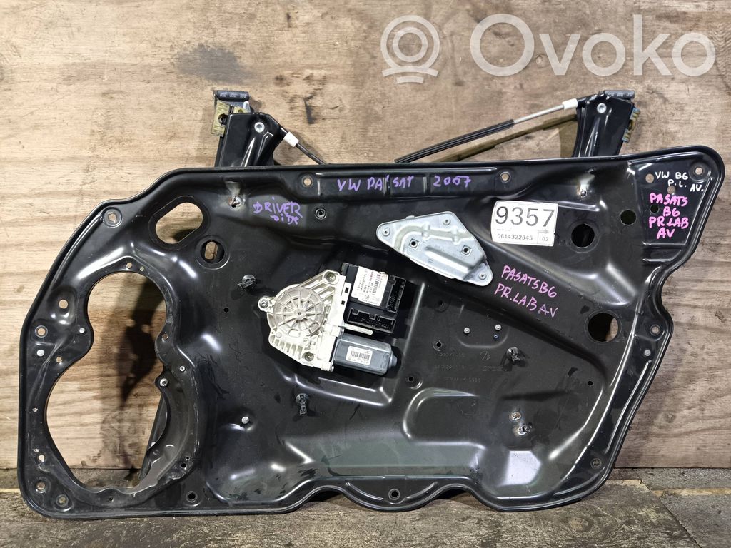 Volkswagen PASSAT B6 Elektryczny podnośnik szyby drzwi przednich 