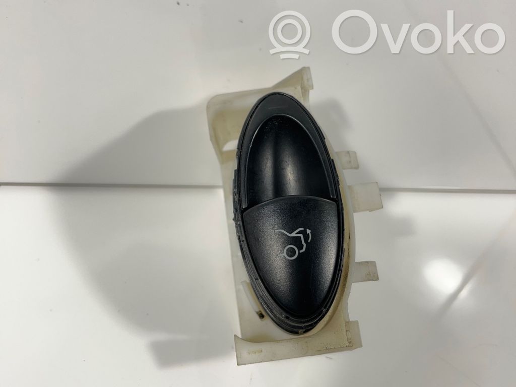 Tailgate/boot open switch button   501C04469200