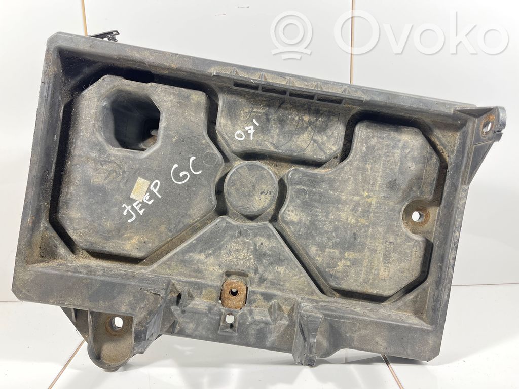 Jeep Grand Cherokee (WK) Battery tray 