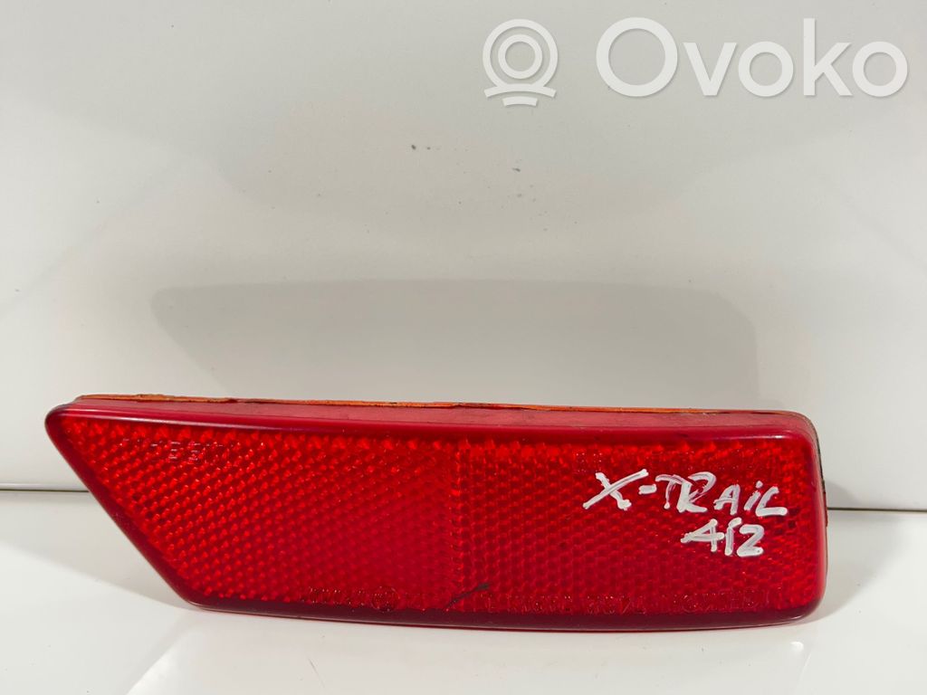 Nissan X-Trail T30 Reflector de faros/luces traseros 