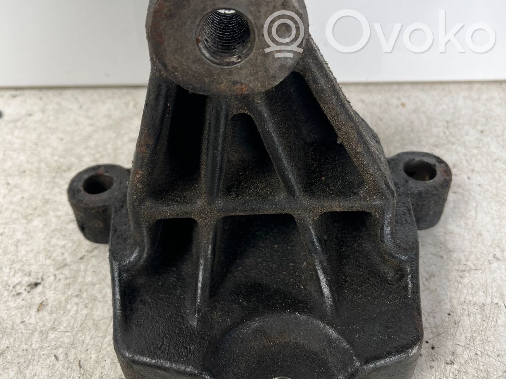 Opel Vivaro Gearbox mounting bracket 