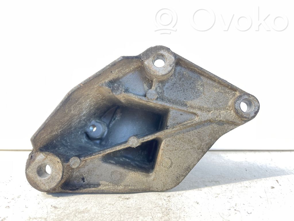 Ford Galaxy Engine mounting bracket 