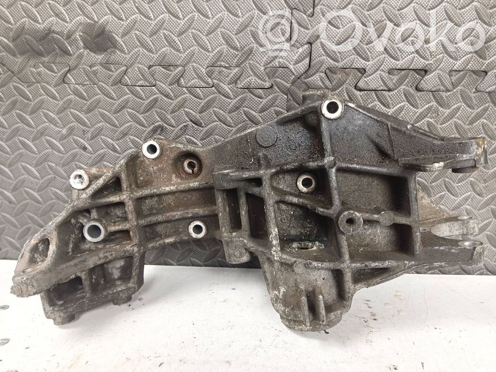 Audi A4 S4 B5 8D Generator/alternator bracket 