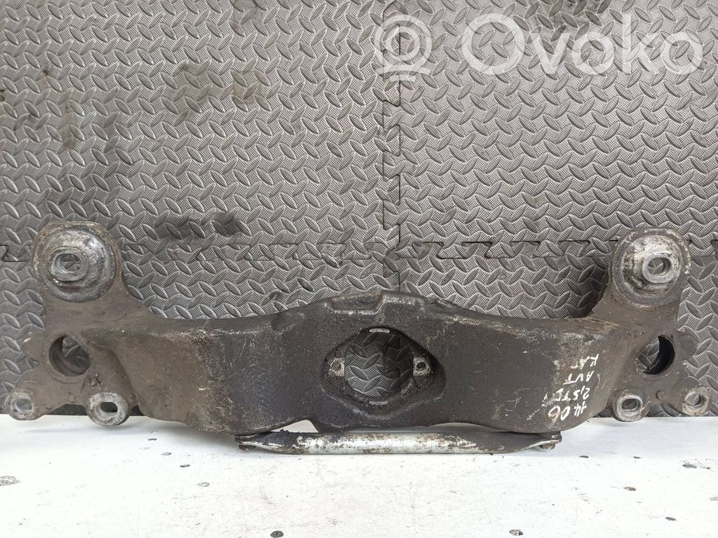 Audi A4 S4 B6 8E 8H Łapa / Mocowanie skrzyni biegów 