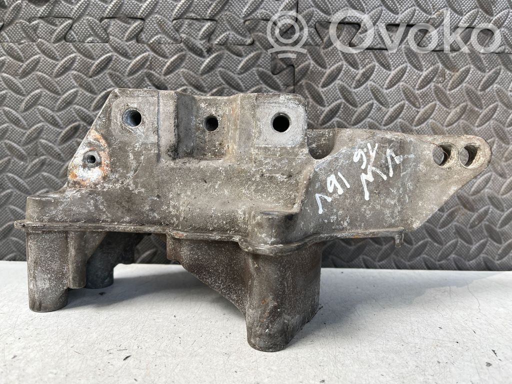 Volkswagen Golf IV Engine mounting bracket 