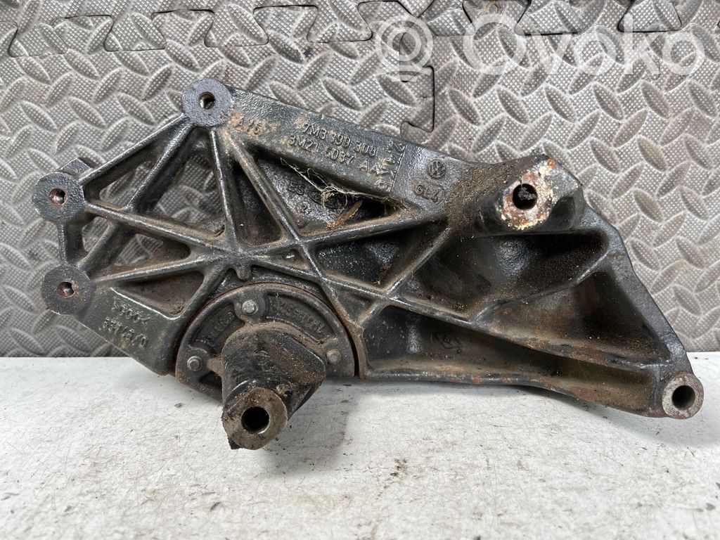 Ford Galaxy Engine mounting bracket 