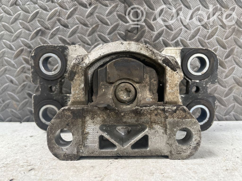 Volvo V70 Gearbox mount 