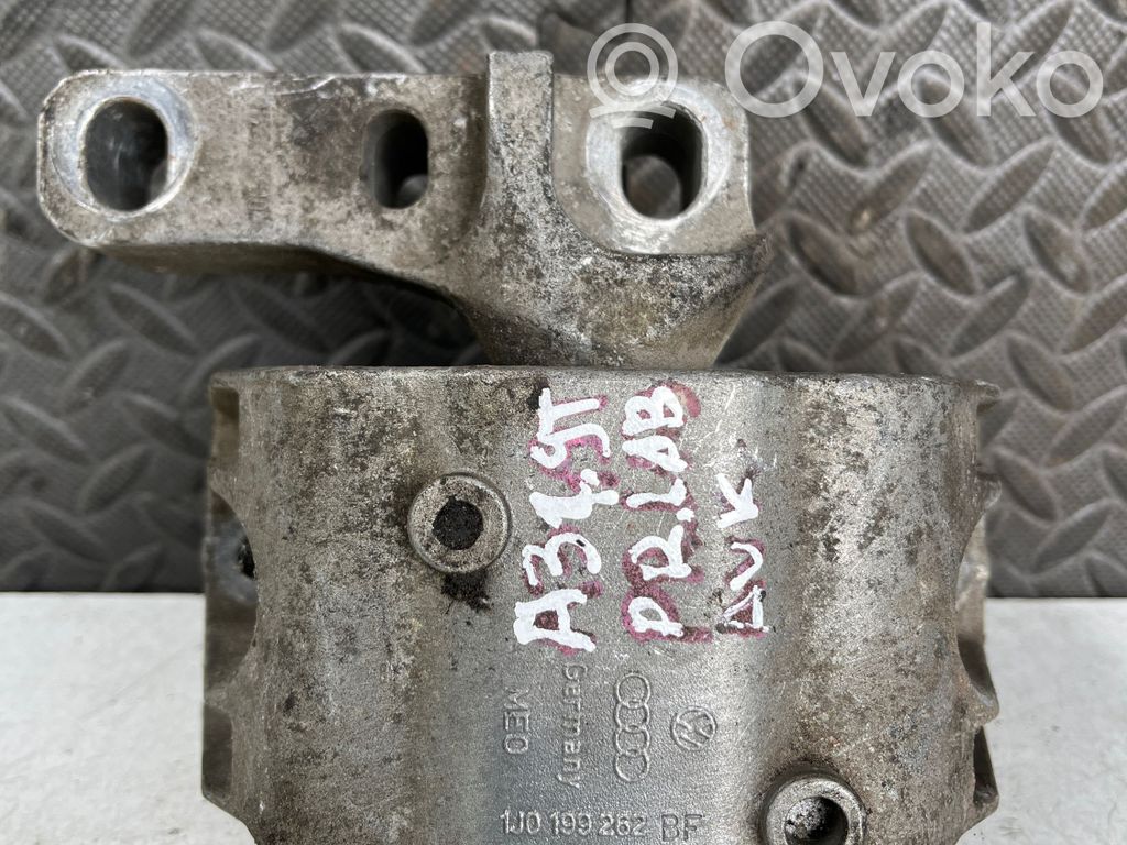 Audi A3 S3 8L Engine mount bracket 