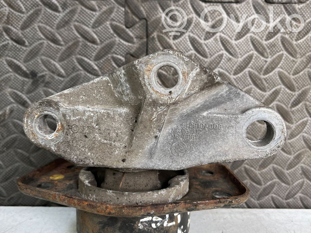 Mitsubishi Colt Engine mount bracket 