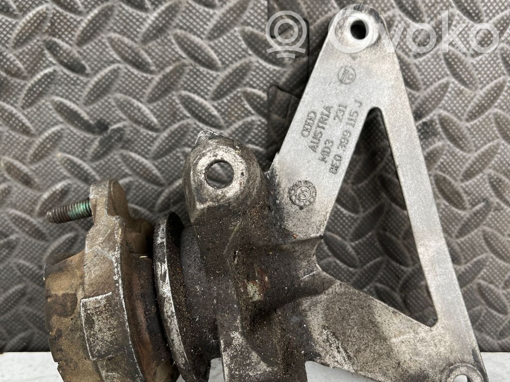 Audi A4 S4 B6 8E 8H Łapa / Mocowanie skrzyni biegów 