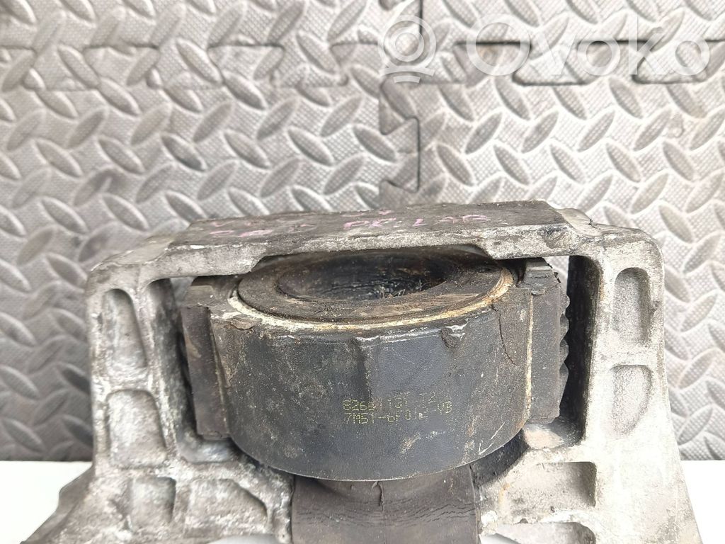 Volvo V50 Engine mount bracket 