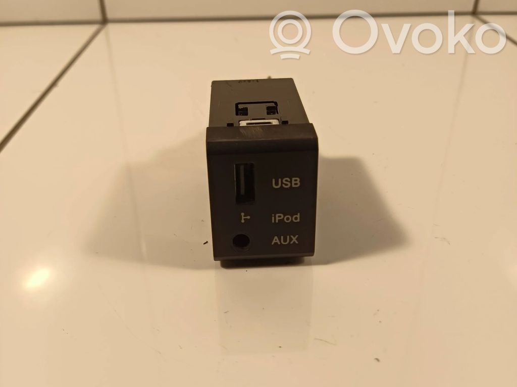 Hyundai Santa Fe USB jungtis 