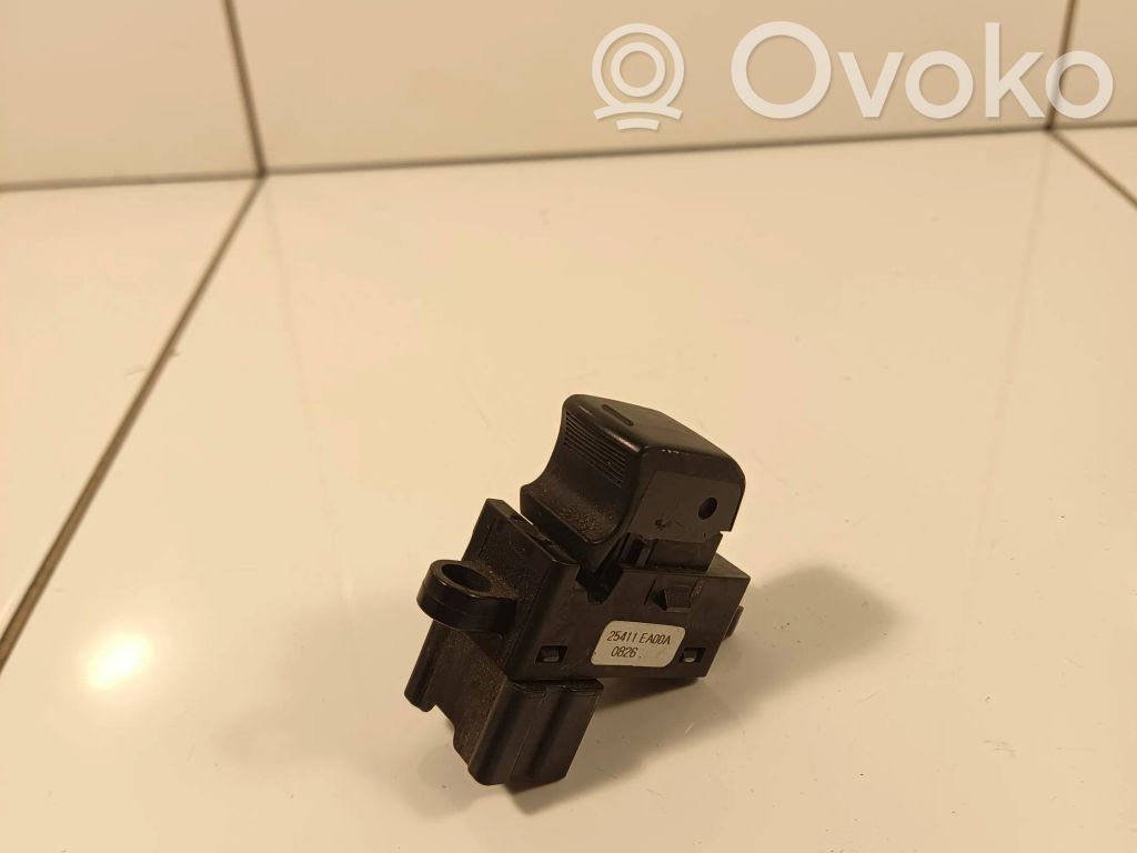 Nissan Pathfinder R51 Electric window control switch 