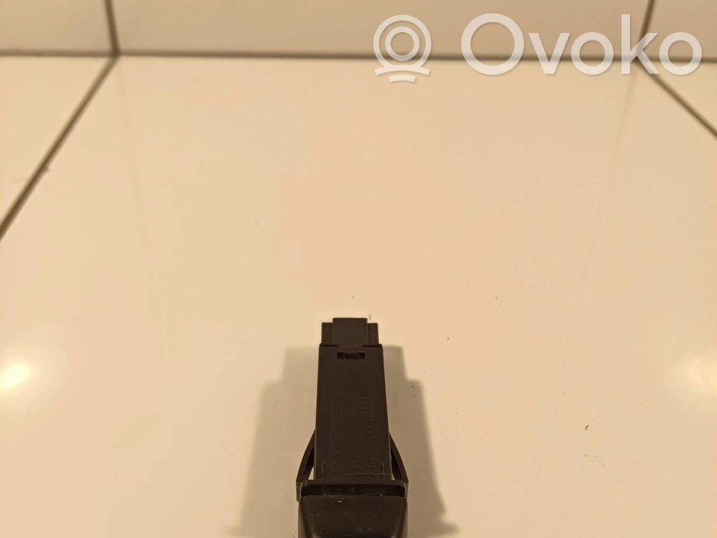 Volvo S40 Hazard light switch 