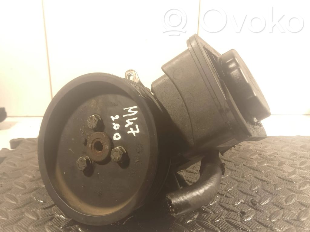 BMW 3 E46 Power steering pump 