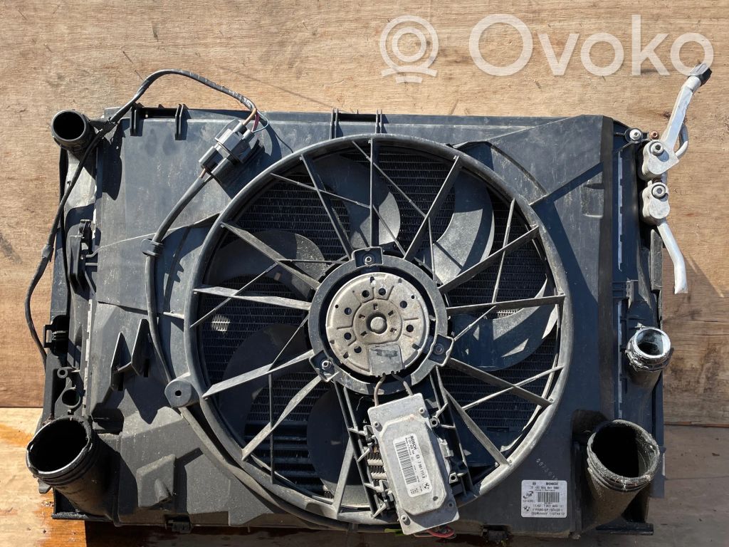 BMW 1 E81 E87 Aušinimo skysčio radiatorius 