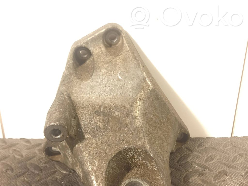 Audi A8 S8 D3 4E Engine mounting bracket 
