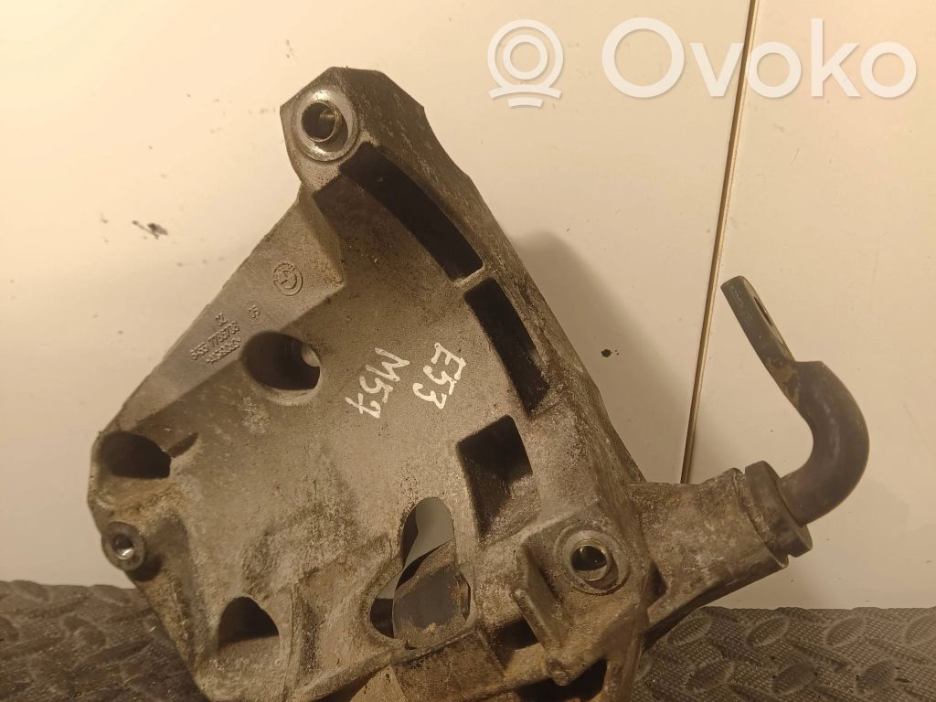 BMW X5 E53 Engine mounting bracket 