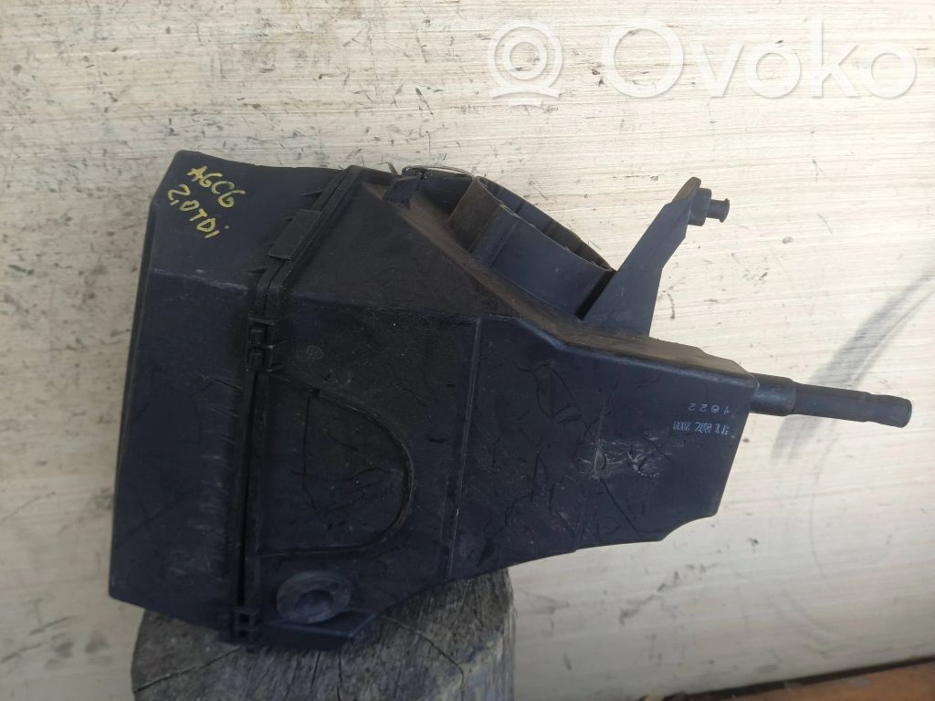 Audi A6 S6 C6 4F Air filter box 