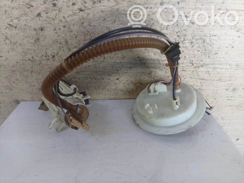 BMW 7 E65 E66 Pompe à carburant 