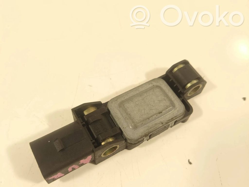 Audi A6 S6 C5 4B Airbag deployment crash/impact sensor 