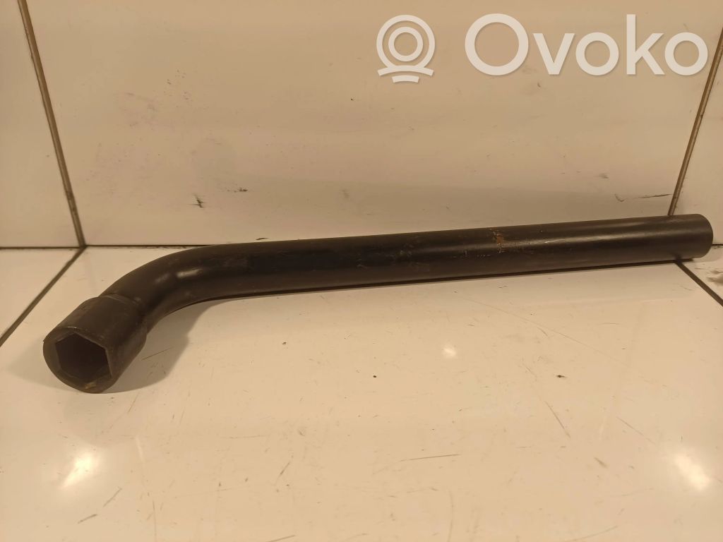 Saab 9-5 Llave de tuercas de rueda 