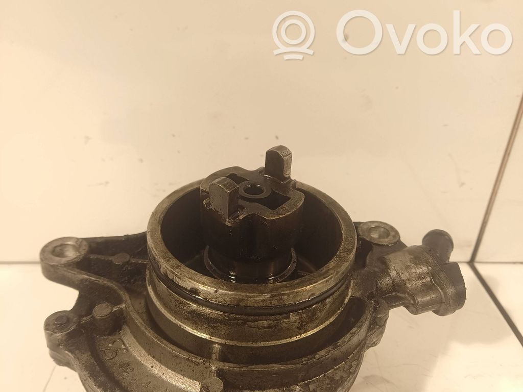 BMW 7 E65 E66 Vacuum pump 
