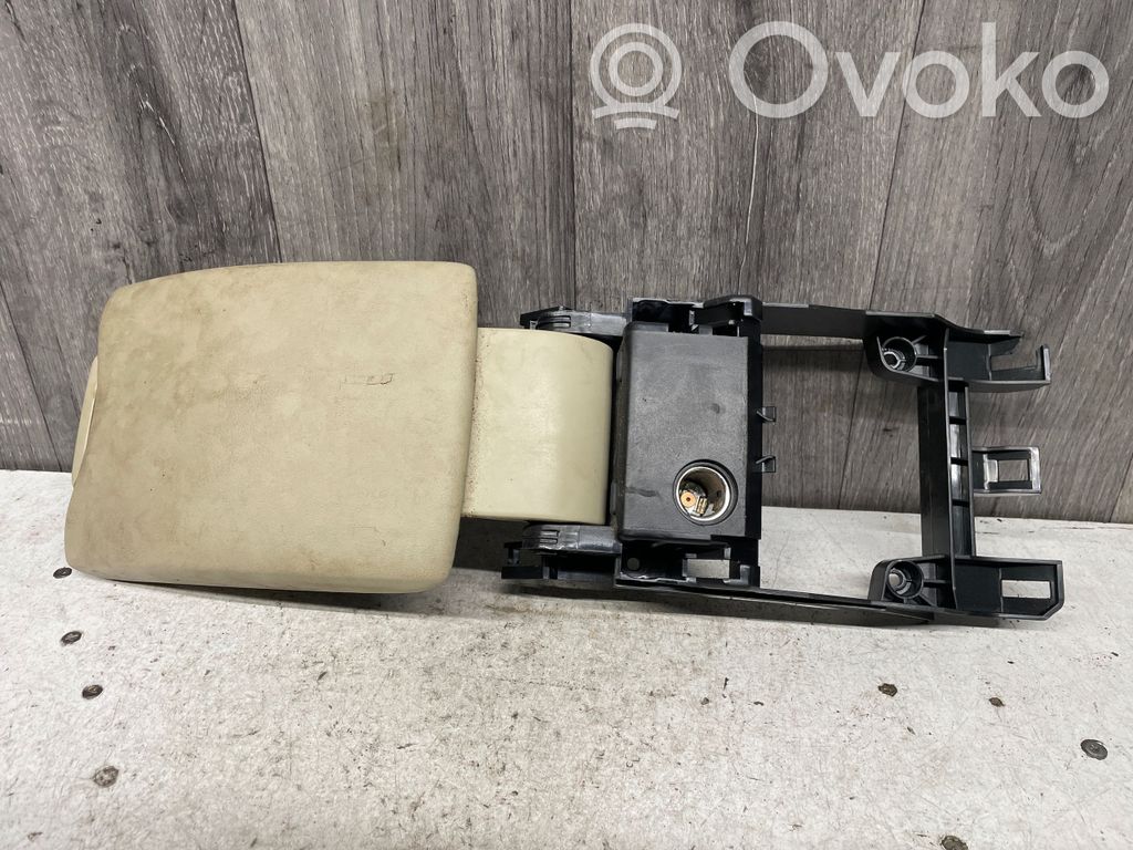 Volvo XC60 Armrest 