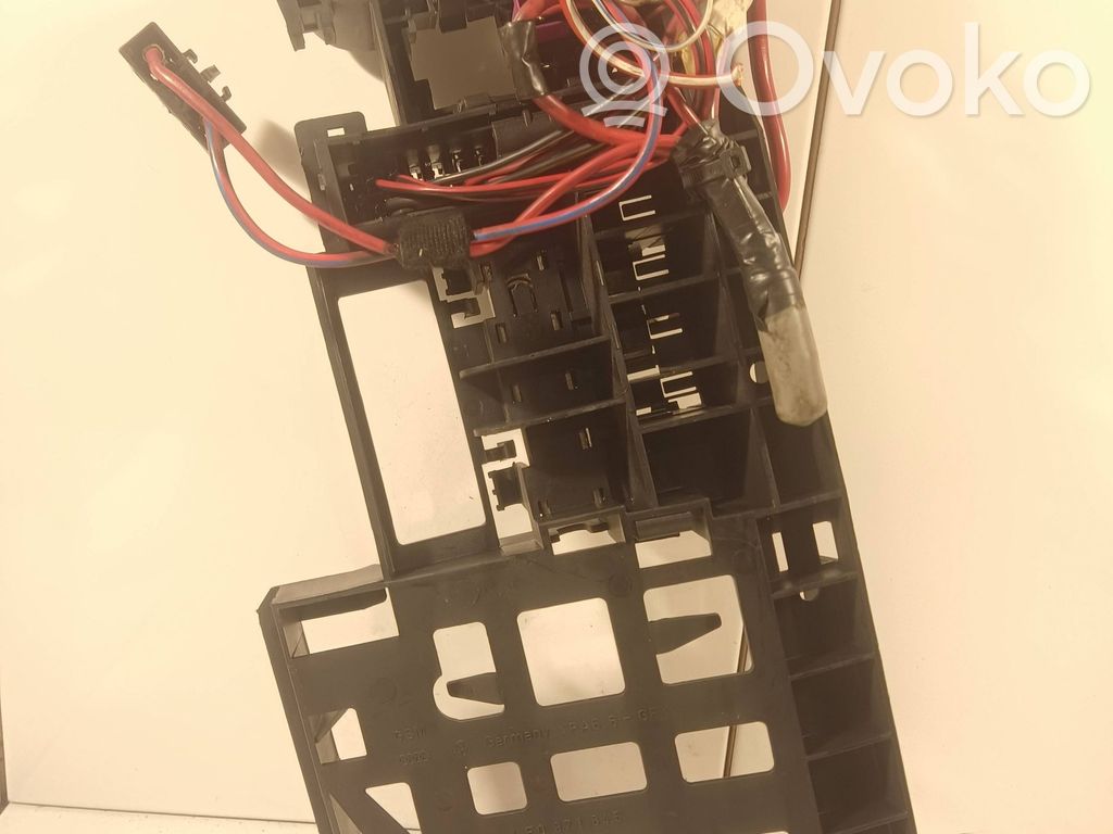 Audi A8 S8 D3 4E Fuse module 