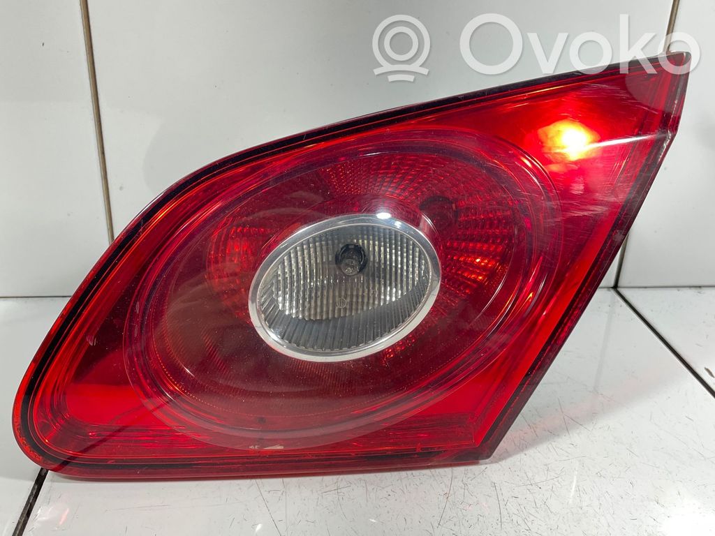 Volkswagen PASSAT CC Задний фонарь в крышке 