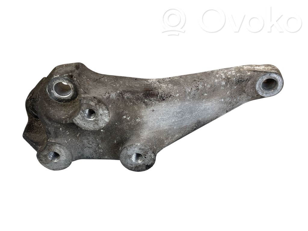 Opel Insignia A Engine mounting bracket 