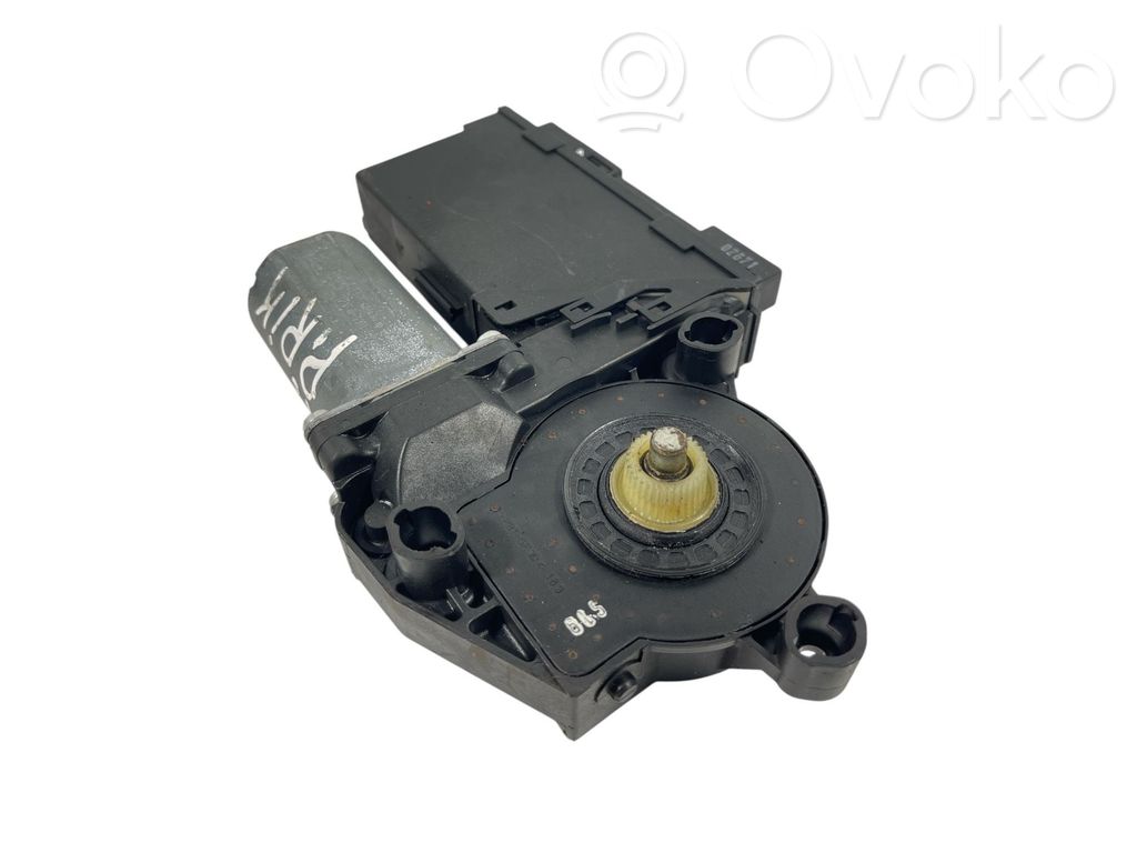 Audi A4 S4 B7 8E 8H Silnik regulatora szyby drzwi przednich 