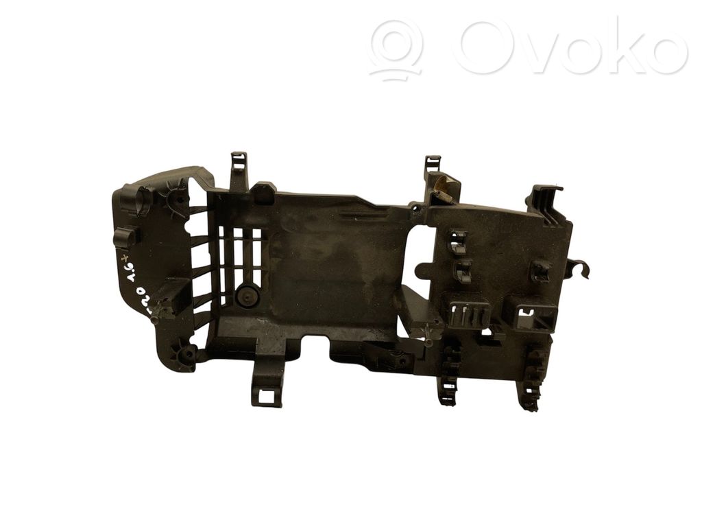 BMW 1 F20 F21 Alte piese compartiment motor 