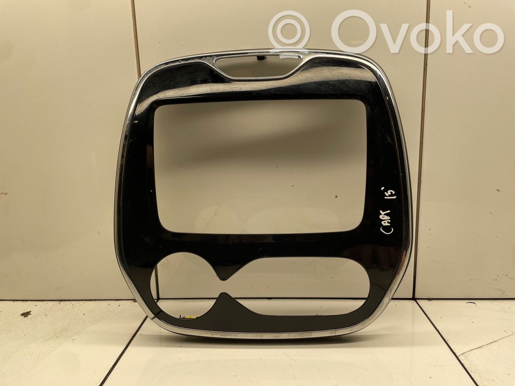 Renault Captur Moldura de la unidad delantera de radio/GPS 