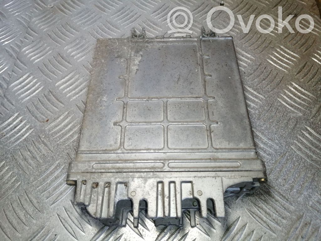 Volkswagen Golf III Engine control unit/module 