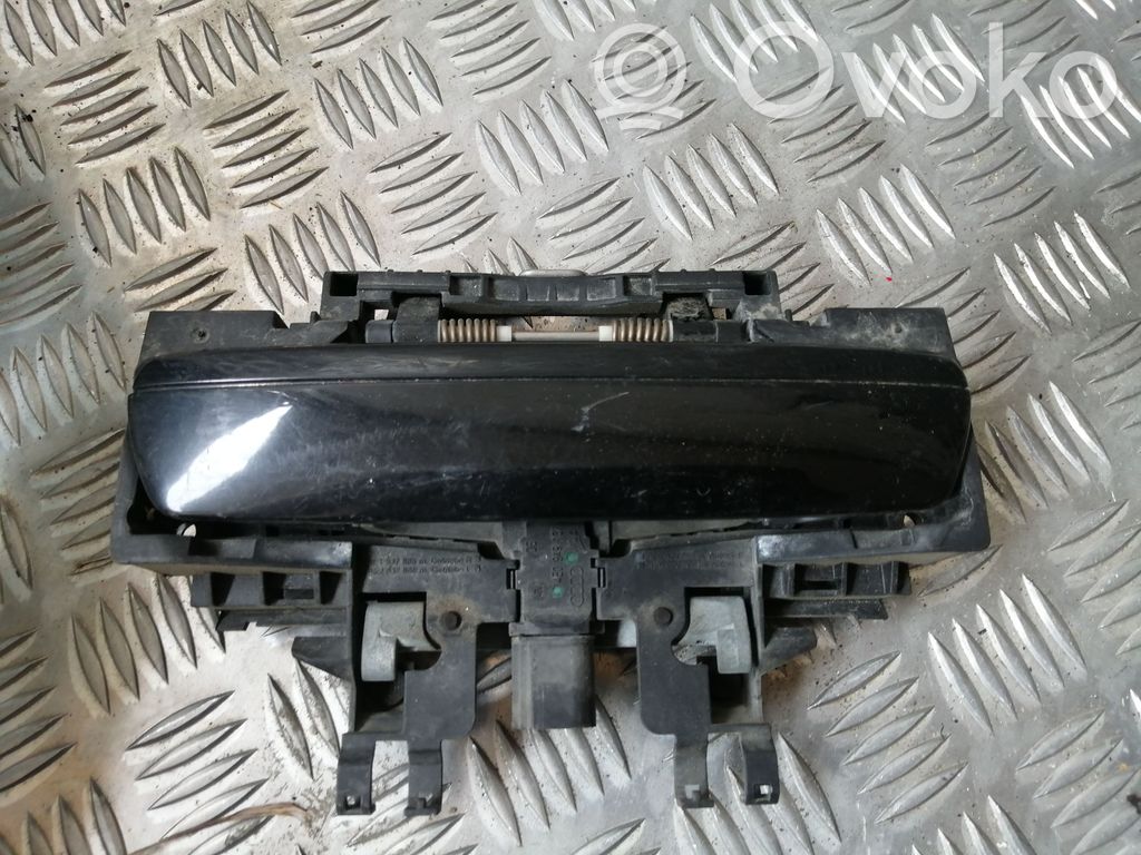 Manecilla externa puerta trasera   4E0949137