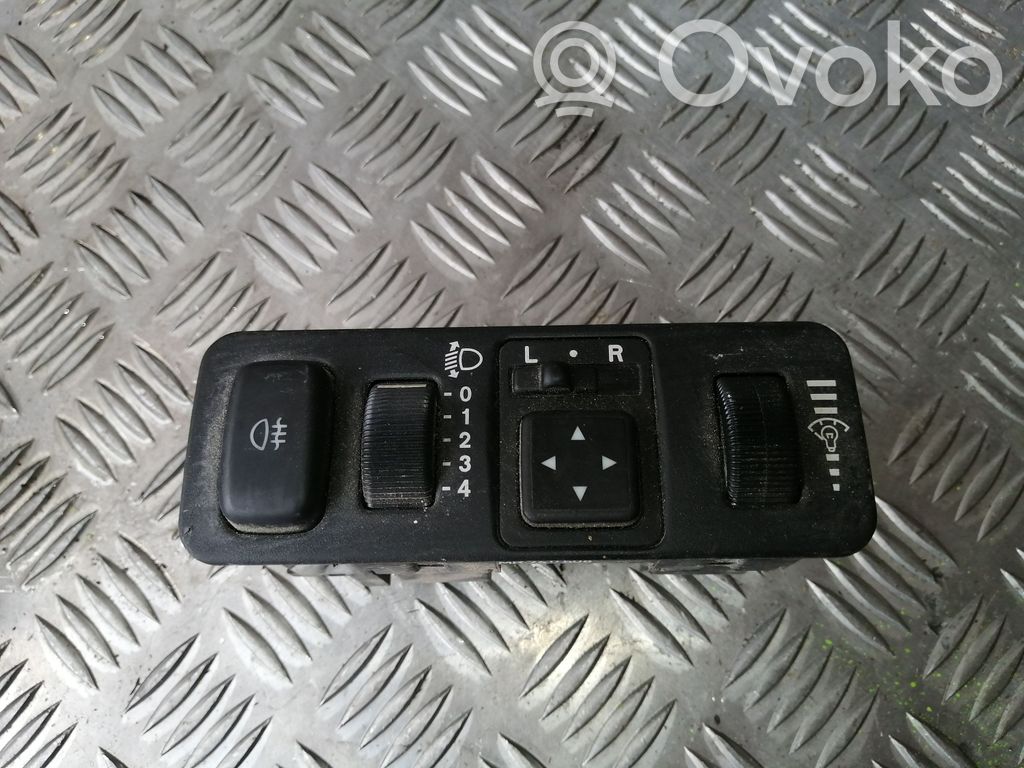 Mitsubishi Carisma Przycisk regulacji lusterek bocznych 