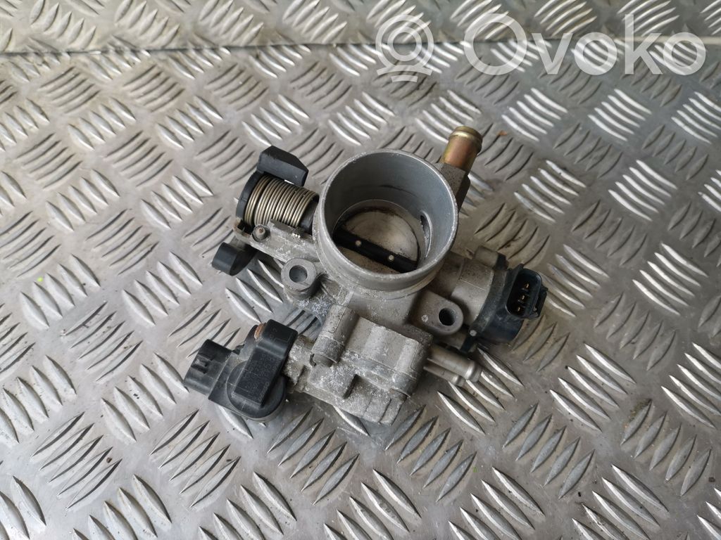 Toyota Avensis T250 Droselinė sklendė 