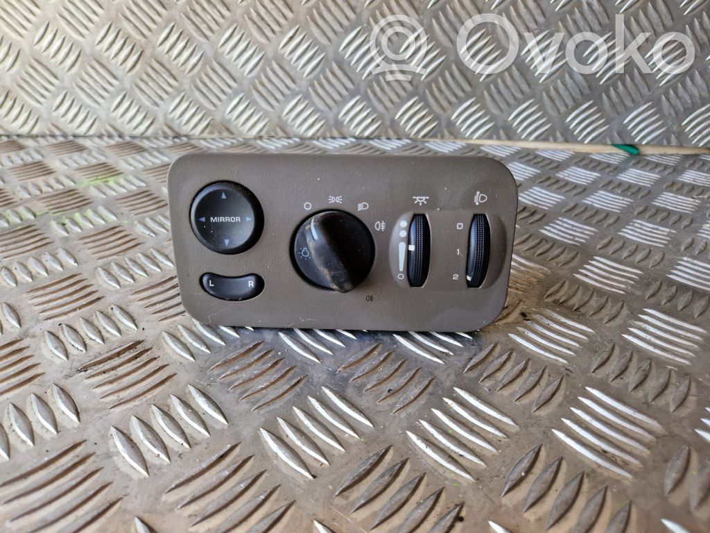 Chrysler Voyager Light switch 