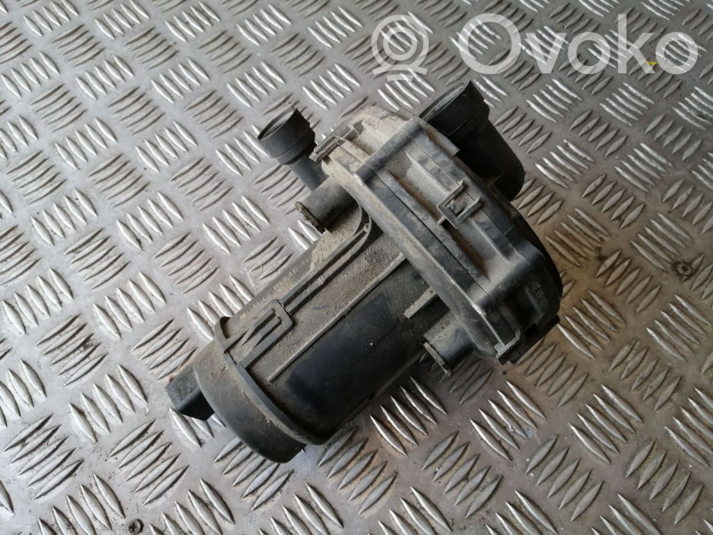 Audi A6 S6 C5 4B Pompă aer secundară 