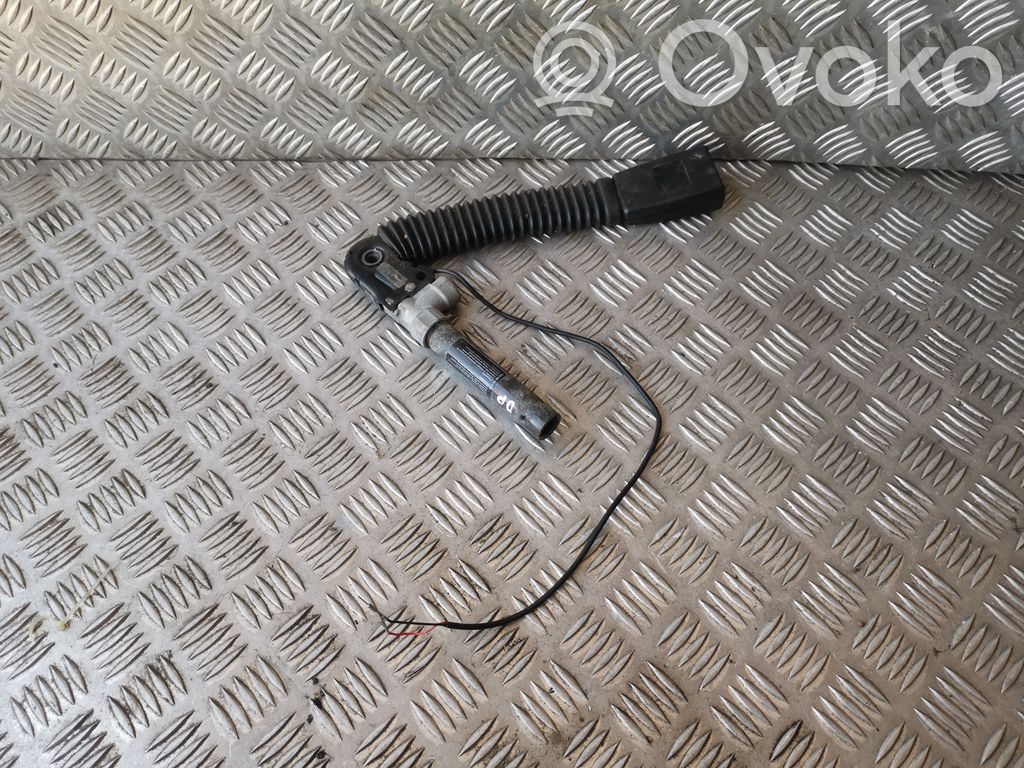 BMW 5 E60 E61 Priekšējās jostas sprādze 