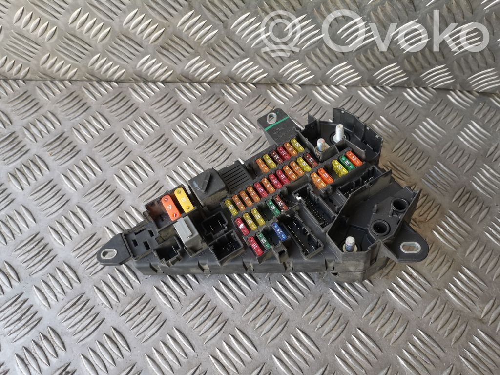 BMW 5 E60 E61 Fuse module 