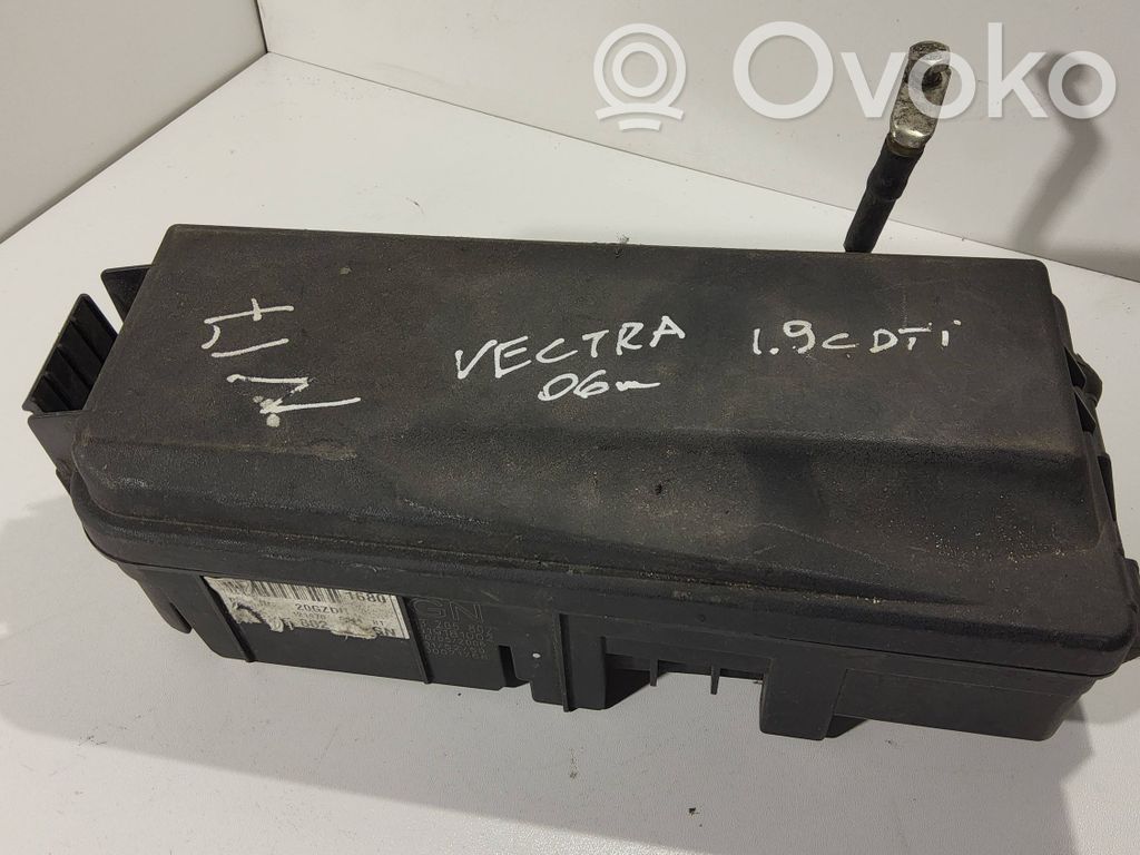 Opel Vectra C Fuse module 