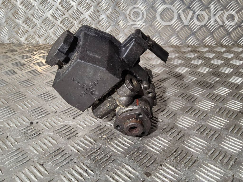 Mercedes-Benz C W203 Power steering pump 