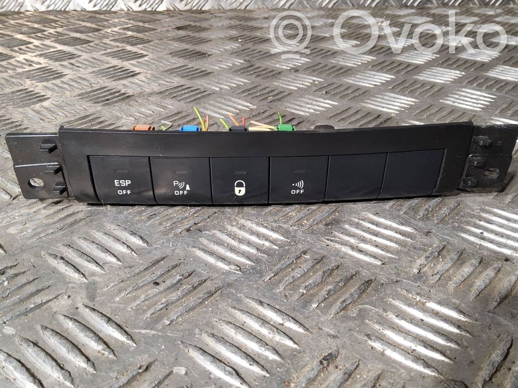 Peugeot 207 CC A set of switches 