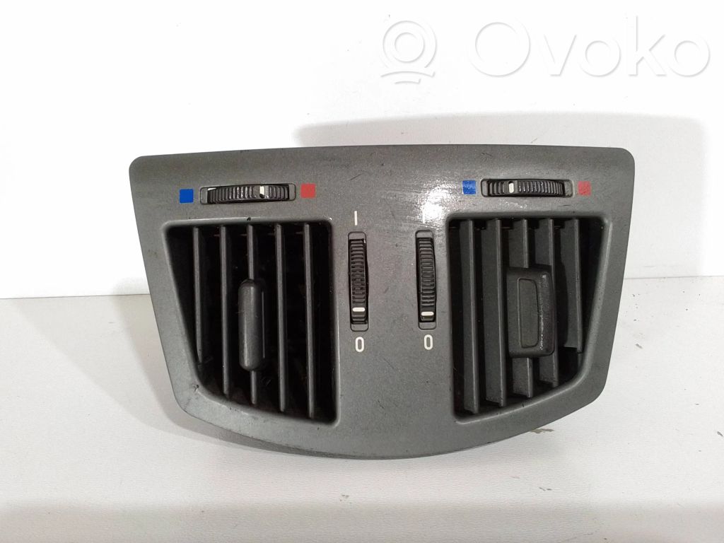 BMW 7 E65 E66 Oro grotelės gale 