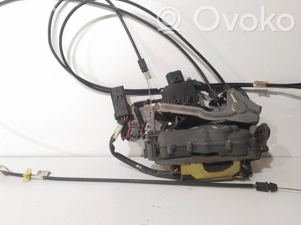 Chrysler Voyager Aizmugurē slēdzene 