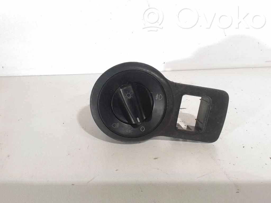 Skoda Octavia Mk1 (1U) Light switch 