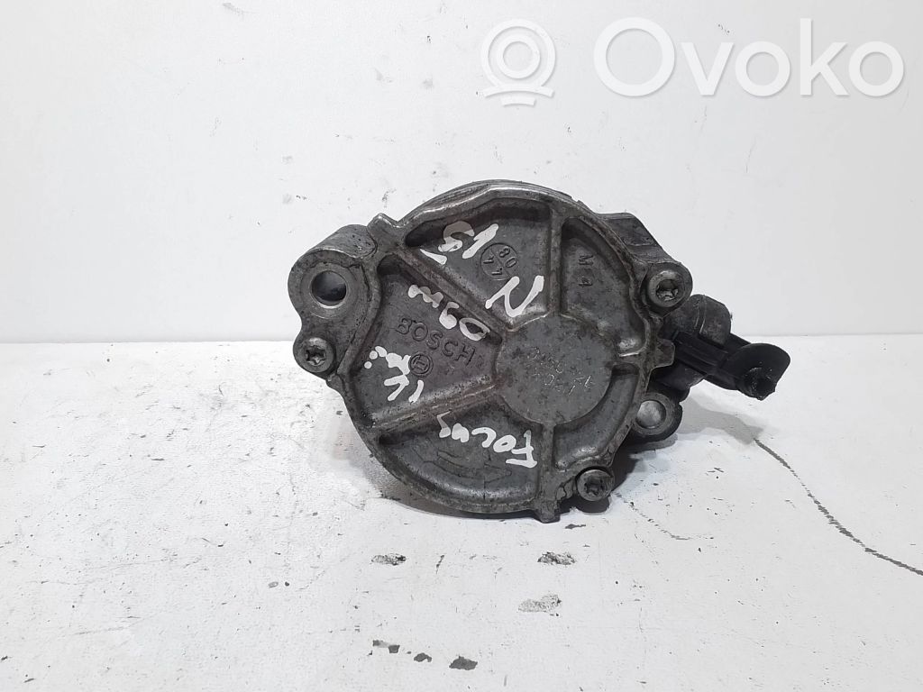 Ford Focus Vacuum pump 